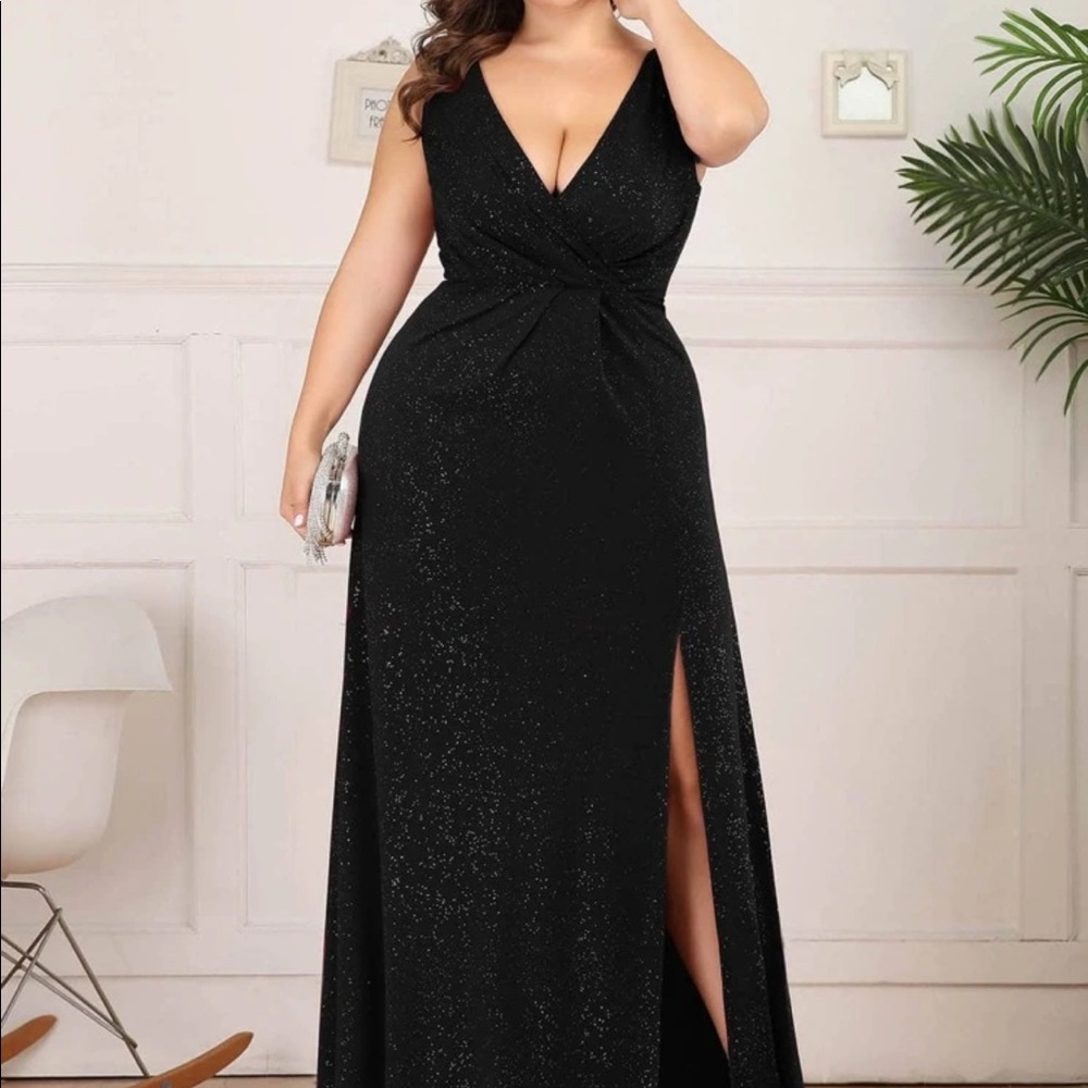 This is from SHEIN (glittery black dress) size 3xl - Picture 3 of 5